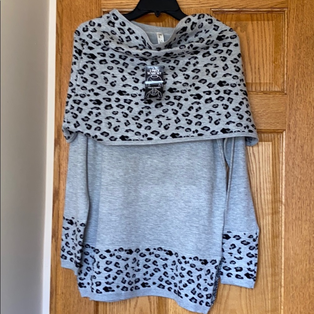 Gray sweater with detachable scarf